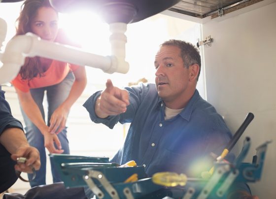 plumbing contractors NJ giving pipe advice