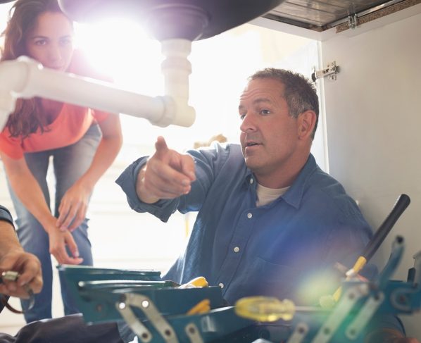 plumbing contractors NJ giving pipe advice